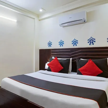 Collection O Sky Villa'S Near Palam Metro Station